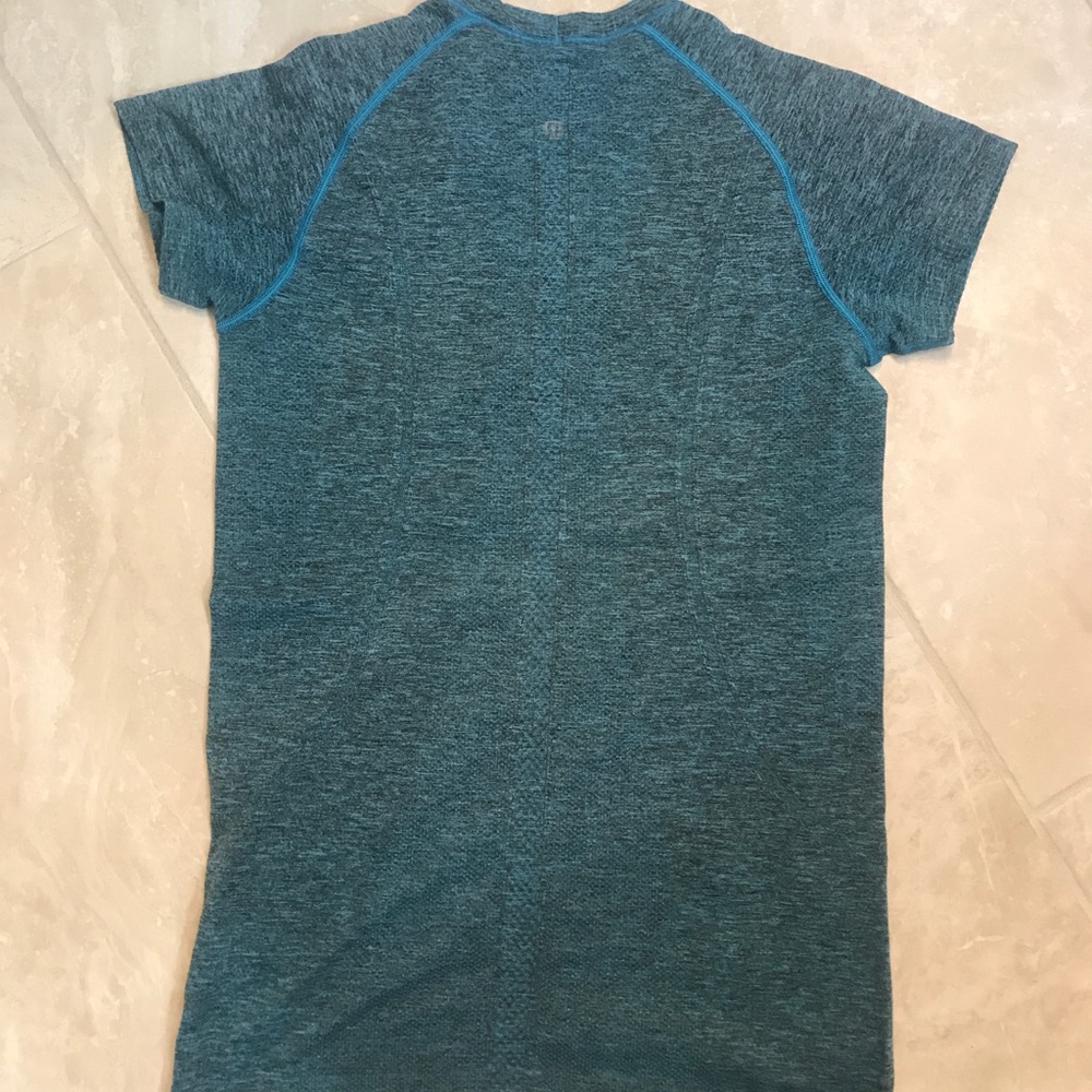 Lululemon short sleeve swiftly. Size 8!!!